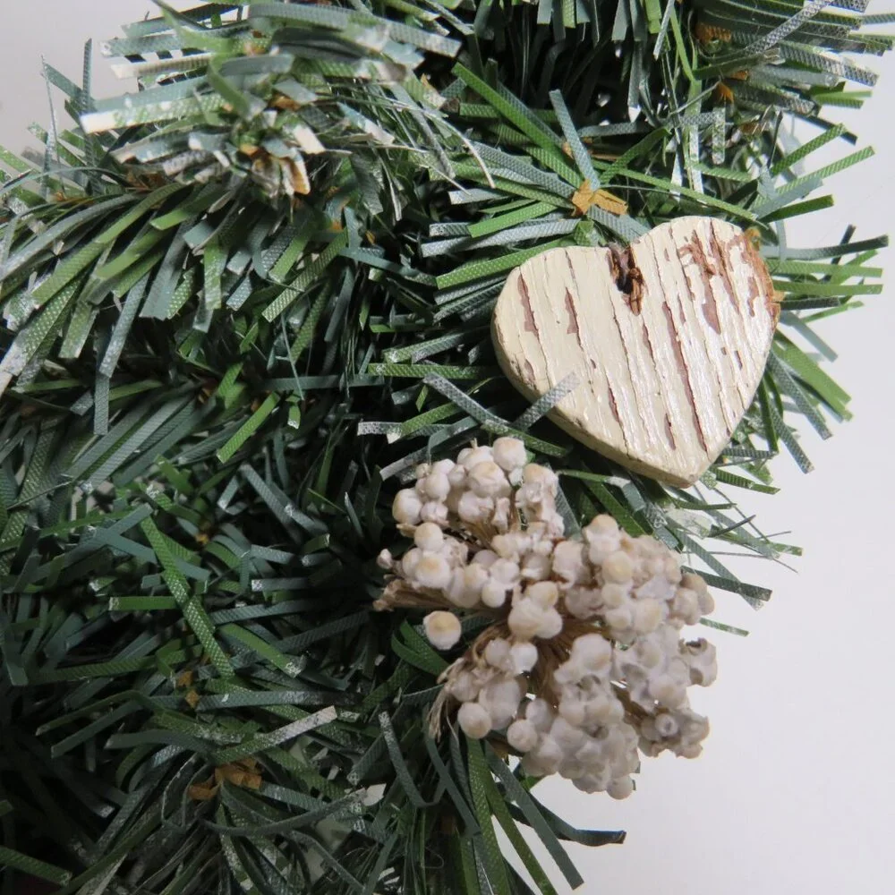 1980s Heart shaped Wreath THICK WIRE heart shaped frame NEEDS A REFRESH